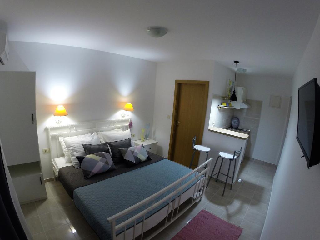 Apartment Luna Дрвеник Экстерьер фото